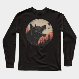 wolf in the forest agressive Long Sleeve T-Shirt